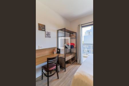 Sala/Quarto de kitnet/studio para alugar com 1 quarto, 22m² em Jardim das Acácias, São Paulo