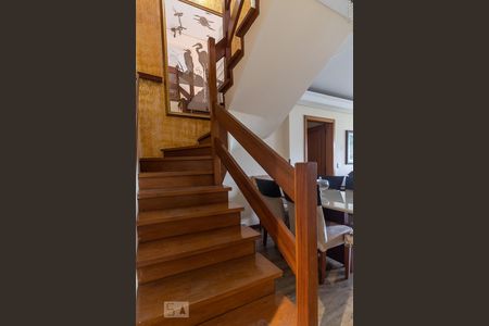 Apartamento à venda com 220m², 3 quartos e 2 vagasEscada