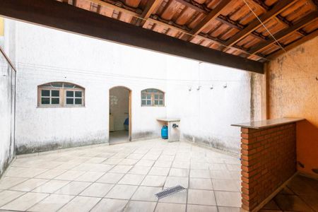 Casa para alugar com 205m², 3 quartos e 5 vagas Casa para alugar com 205m², 3 quartos e 5 vagasQuintal