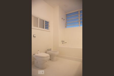 Apartamento para alugar com 330m², 3 quartos e 1 vagaBanheiro 2