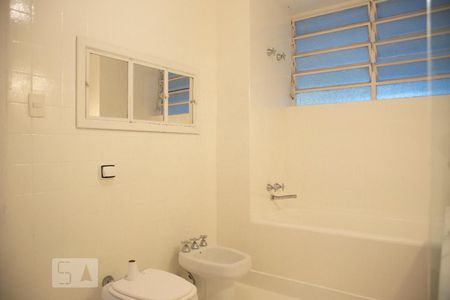 Apartamento para alugar com 330m², 3 quartos e 1 vagaBanheiro 2