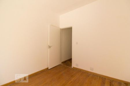 Casa à venda com 200m², 4 quartos e 2 vagas Casa à venda com 200m², 4 quartos e 2 vagasQuarto