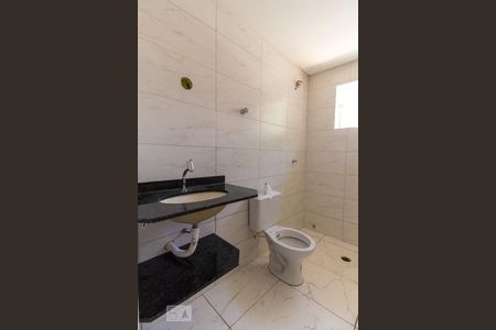 Casa à venda com 200m², 4 quartos e 2 vagas Casa à venda com 200m², 4 quartos e 2 vagasBanheiro