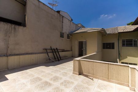 Casa à venda com 200m², 4 quartos e 2 vagas Casa à venda com 200m², 4 quartos e 2 vagasÁrea externa