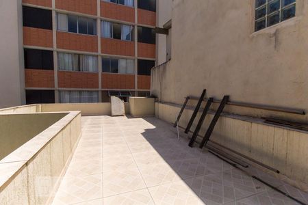 Casa à venda com 200m², 4 quartos e 2 vagas Casa à venda com 200m², 4 quartos e 2 vagasÁrea externa