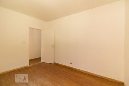 Casa à venda com 200m², 4 quartos e 2 vagas Casa à venda com 200m², 4 quartos e 2 vagasQuarto