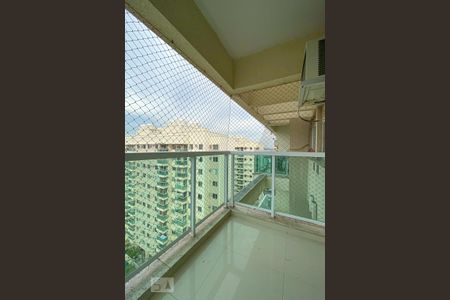 Apartamento à venda com 60m², 3 quartos e 1 vaga Apartamento à venda com 60m², 3 quartos e 1 vagaVaranda