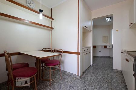 Apartamento para alugar com 90m², 2 quartos e 2 vagasCozinha