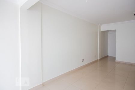 Sala de apartamento para alugar com 3 quartos, 75m² em Jardim Goiás, Goiânia