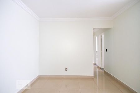 Sala de apartamento para alugar com 3 quartos, 75m² em Jardim Goiás, Goiânia