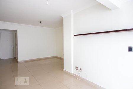 Sala de apartamento para alugar com 3 quartos, 75m² em Jardim Goiás, Goiânia