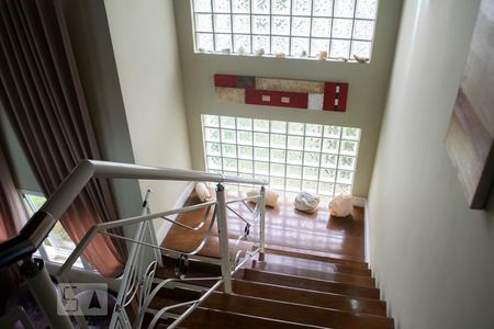 Casa à venda com 600m², 4 quartos e 4 vagasHALL ESCADA