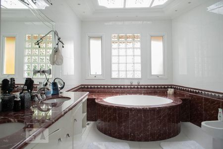 Casa à venda com 600m², 4 quartos e 4 vagasBANHEIRO SUITE 1