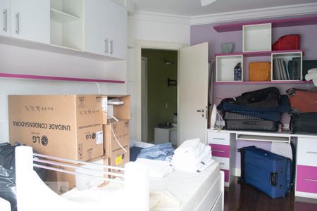 Casa à venda com 600m², 4 quartos e 4 vagasQUARTO 2 SUITE