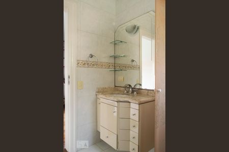 Casa à venda com 600m², 4 quartos e 4 vagasBANHEIRO SUITE 3