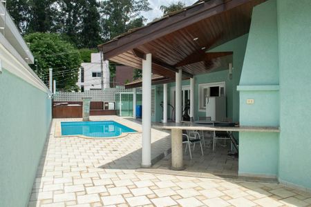 Casa à venda com 600m², 4 quartos e 4 vagasÁrea comum - Piscina