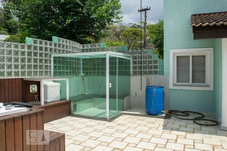 Casa à venda com 600m², 4 quartos e 4 vagasÁrea comum - Piscina