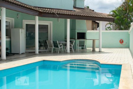 Casa à venda com 600m², 4 quartos e 4 vagasÁrea comum - Piscina