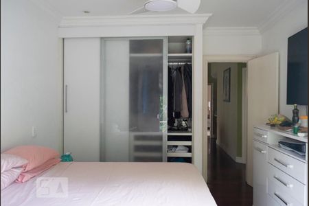 Casa à venda com 600m², 4 quartos e 4 vagasQUARTO 4 SUITE