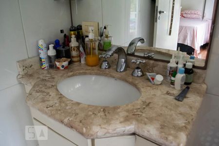 Casa à venda com 600m², 4 quartos e 4 vagasBANHEIRO SUITE 4