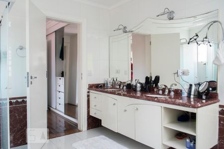 Casa à venda com 600m², 4 quartos e 4 vagasBANHEIRO SUITE 1