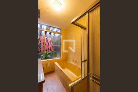 Casa à venda com 400m², 3 quartos e 2 vagasBanheiro