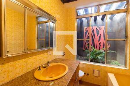 Casa à venda com 400m², 3 quartos e 2 vagasBanheiro