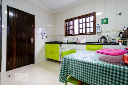 Casa à venda com 140m², 3 quartos e 2 vagasCozinha