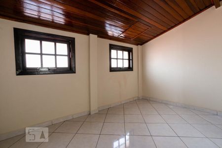 Casa à venda com 140m², 3 quartos e 2 vagasSótão