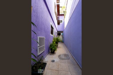 Casa à venda com 140m², 3 quartos e 2 vagasCorredor Externo