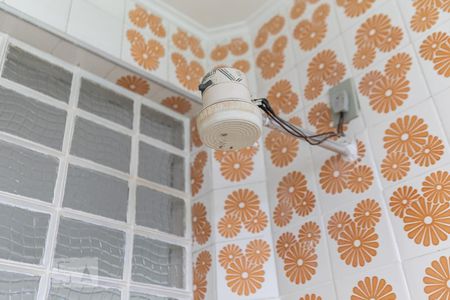 Casa de condomínio para alugar com 121m², 2 quartos e 1 vagaBanheiro 