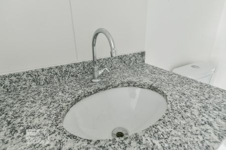 Banheiro de kitnet/studio para alugar com 1 quarto, 24m² em Consolação, São Paulo