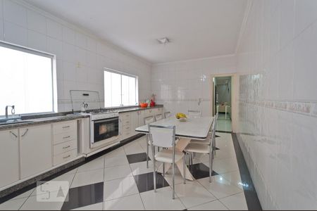 Casa à venda com 300m², 3 quartos e 3 vagasCozinha