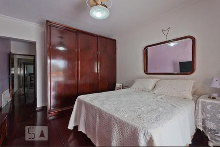 Casa à venda com 300m², 3 quartos e 3 vagasSuíte