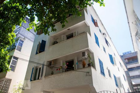 Apartamento à venda com 98m², 3 quartos e sem vaga Apartamento à venda com 98m², 3 quartos e sem vagaFachada