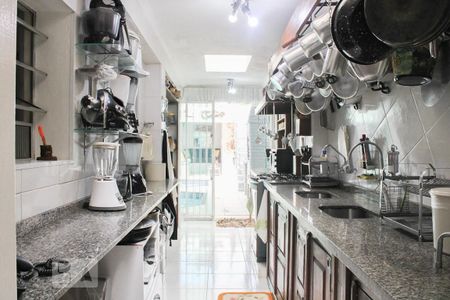 Casa à venda com 210m², 3 quartos e 2 vagasCozinha