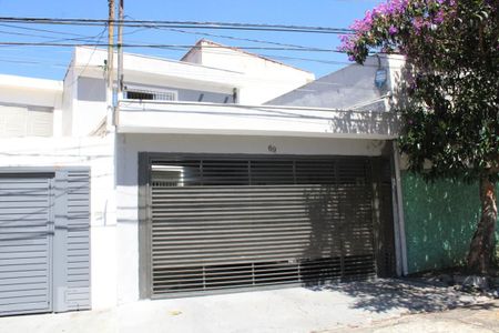 Casa à venda com 210m², 3 quartos e 2 vagasFachada