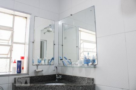 Casa à venda com 210m², 3 quartos e 2 vagasQuarto 3 - Banheiro