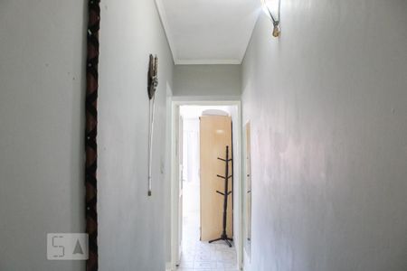 Casa à venda com 210m², 3 quartos e 2 vagasCorredor