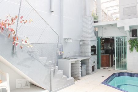 Casa à venda com 210m², 3 quartos e 2 vagasÁrea Externa - Piscina e Churrasqueira