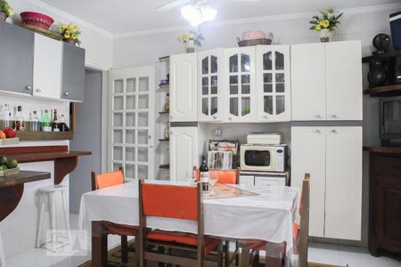 Casa à venda com 210m², 3 quartos e 2 vagasCozinha