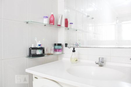 Casa à venda com 210m², 3 quartos e 2 vagasQuarto 2 - Banheiro