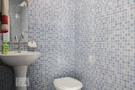 Casa à venda com 210m², 3 quartos e 2 vagasÁrea Externa - Banheiro