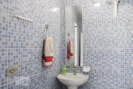 Casa à venda com 210m², 3 quartos e 2 vagasÁrea Externa - Banheiro