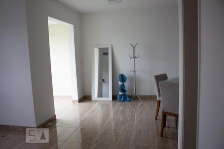 Apartamento para alugar com 68m², 2 quartos e 1 vaga Apartamento para alugar com 68m², 2 quartos e 1 vagaSala
