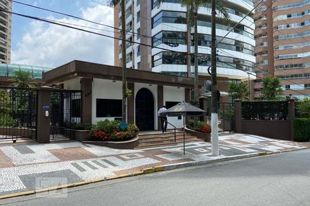 Apartamento à venda com 385m², 4 quartos e 6 vagasEntrada