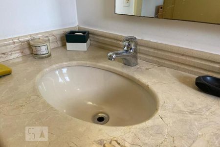 Apartamento à venda com 385m², 4 quartos e 6 vagasBanheiro - Torneira