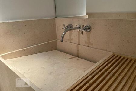 Apartamento à venda com 385m², 4 quartos e 6 vagasBanheiro - Torneira