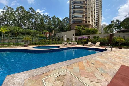 Apartamento à venda com 385m², 4 quartos e 6 vagasÁrea comum - Piscina