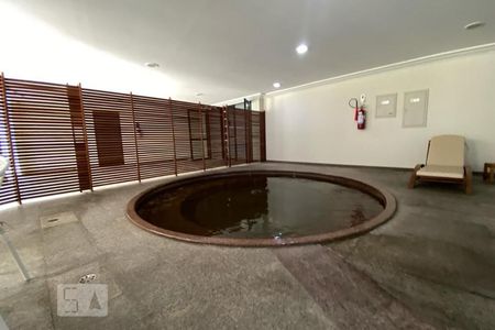Apartamento à venda com 385m², 4 quartos e 6 vagasÁrea comum - Piscina